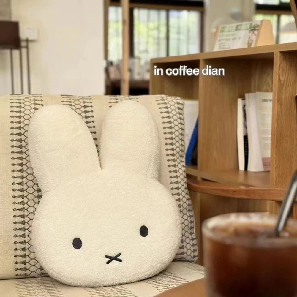 Kawaii Miffy Plüschkissen – Niedliches Cartoon-Kaninchen, hochwertig gefüllt, schlichtes Sofakissen für Wohn- & Schlafzimmer, ideales Geschenk für Mädchen